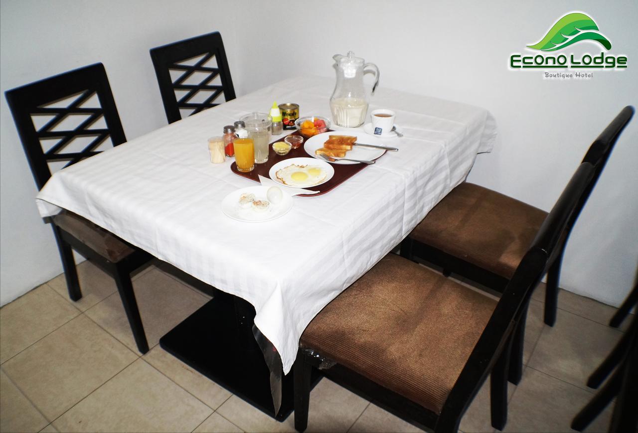Econo Hotel